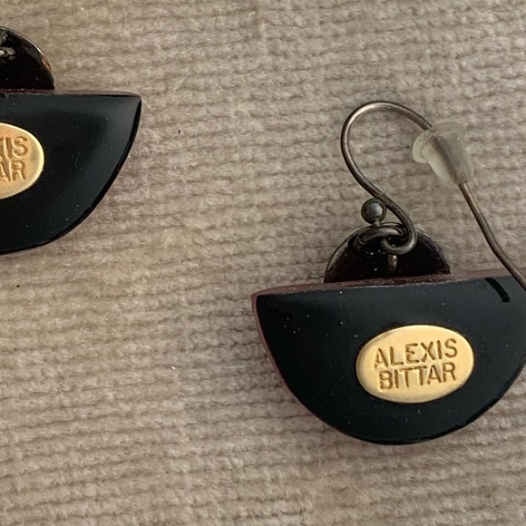 ALEXIS BITTAR • Vintage Neon Pink Lucite Hand Carved Fan Earrings - Picture 6 of 12